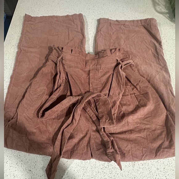 AE High-Waisted Belted Paper Bag Wide Leg Pant Size Medium NWT - Picture 3 of 5